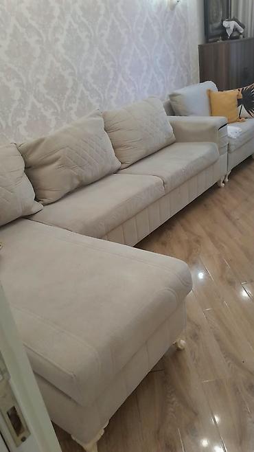 divanlar işlenmiş: Kunc divan kreslo ile birlikde 300azn. Olcu 3metr. Bazali. Unvan — 1