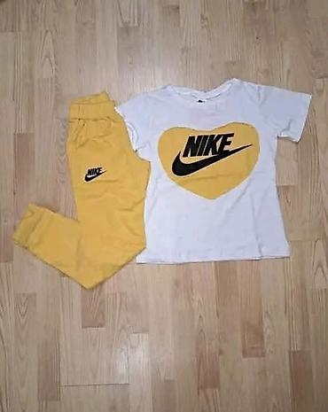 walkmax patike: Komplet NIKE majica i donji deo trenerke. -Bela majica kratkih rukava — 5
