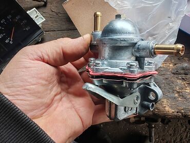 Auto delovi: AC pumpa Lada 1.6,1.7 Niva, Lada 7 Riva sa karburatorom. Novo — 1