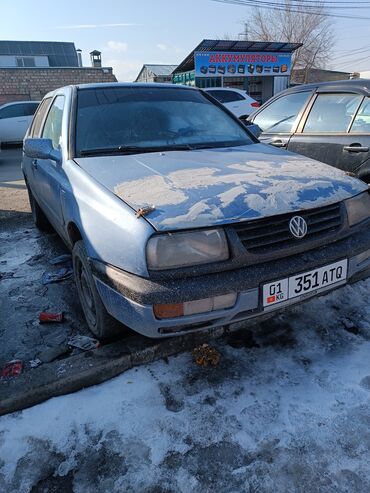 Volkswagen: Volkswagen Vento: 1994 г., 2 л, Механика, Бензин, Седан