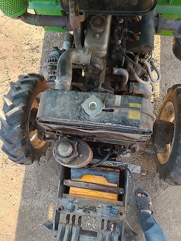 qoşqu yeri: Yaşıl rəngli mini traktor, kabinli. - Dizel mühərrik (suyutmalı) — 3