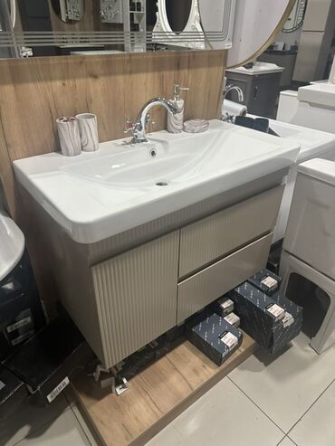 Moydadırlar: Ağ rəngli keramika Çanaq və iki geniş siyirməli ağ qapalı şkafı olan — 7