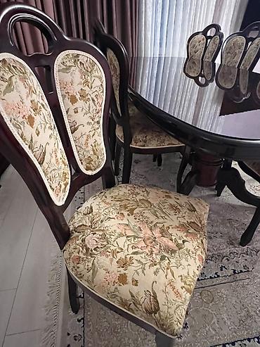 Qonaq otağı üçün, İşlənmiş, Oval masa, 8 stul
