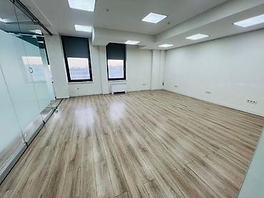 Аренда офисов: Аренда офисов, 225 м², В бизнес центре, 1 линия, С отдельной кухней, С отдельным сан узлом — 3