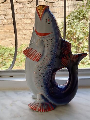 köpək balığı: Porcelain “Balıq” qrafin dəsti - Tərkib: 1 ədəd böyük balıq formalı — 2