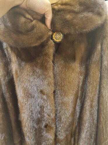 Kürklər: Pocti teze şubadi 2-3 defe geyinilib. Kristina magazasinnan alinib — 9