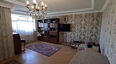 Otaqların satışı: Satılır: Mənzilin giriş hissəsi və dəhlizi - Geniş, işıqlı dəhliz — 6