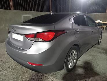 Hyundai: Hyundai Elantra: 1.8 l | 2015 il Sedan — 21