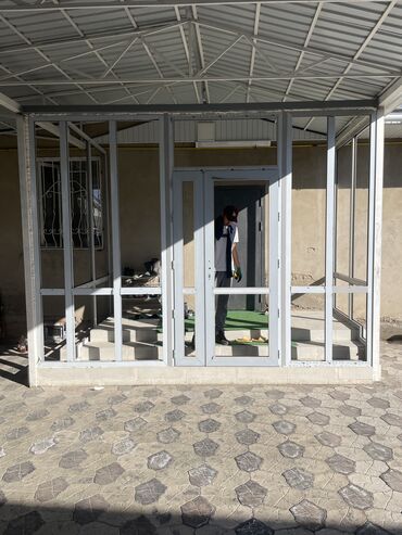 Алюминиевые окна на заказ: Алюминиевое окно на заказ, Тип окна: Мансардные, Панорамные, Фасадные, Бесплатная установка, В рассрочку — 5