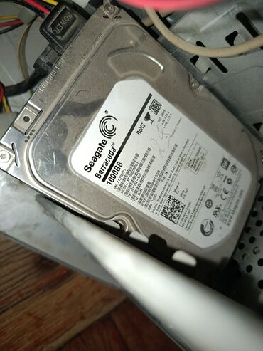 жесткий диск новый: Внутренний Жёсткий диск (HDD) Seagate, 1 ТБ, 7200 RPM, 3.5", Б/у