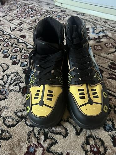 flying sneaker: Высокие кеды с необычным принтом Осенние кроссовки с принтом Наруто — 1