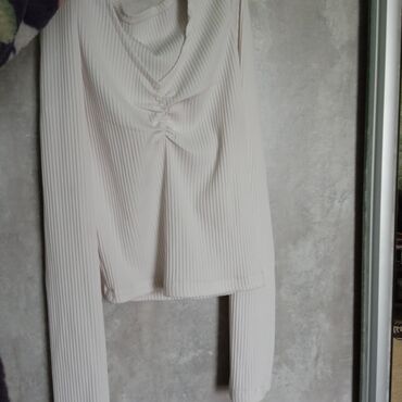 спартивный одежда: Женский подростковый белый топ с длинными рукавами, с угловатым