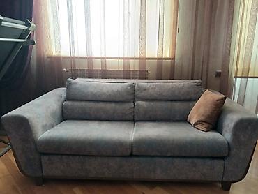 Divanlar: İki nəfərlik yumşaq divan - Rəng: boz (damarlı tekstura), dekor üçün — 1