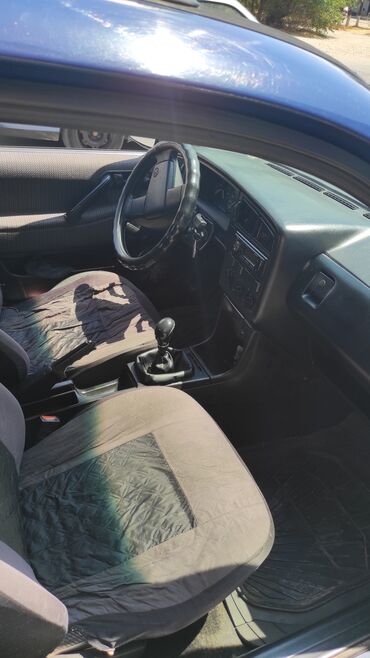 сиденья на портер 1: Volkswagen Passat: 1991 г., 1.8 л, Механика, Бензин, Универсал