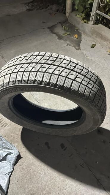 Шины: Шины 215 / 60 / R 17, Зима, Б/у, Комплект, Легковые, Япония, Bridgestone