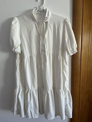 massimo dutti baletanke: Bela ženska haljina romantičnog kroja, brenda Just Woman. Model je — 1