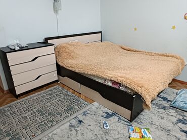 двухместный кровать: Спальный гарнитур, Двуспальная кровать, Шкаф, Комод, Б/у