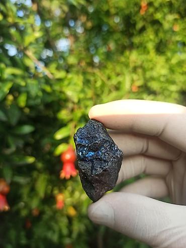 lom qizil satiram: Təbii Maqnetit - Bornit daşı Satılır 💎 Kolleksiya və Enerji Pratikləri — 5
