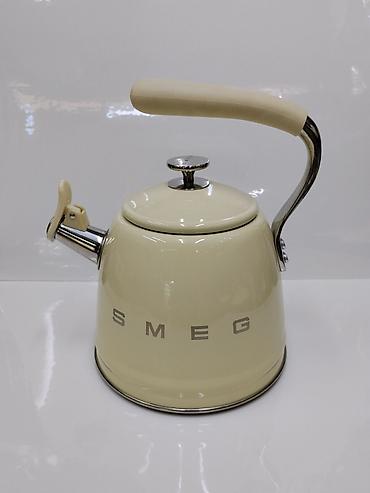 чайник оптом: Чайник для плиты SMEG, цвет кремовый (ретро-стиль). - Материал — 2