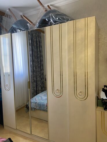 Mebel: İkinəfərlik çarpayı, Dolab, Termo, 2 tumba, İşlənmiş