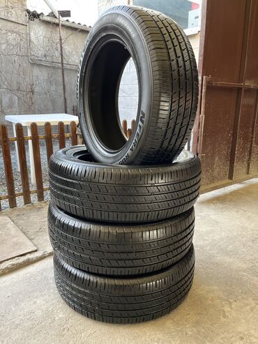 Шины: Шины 235 / 60 / R 18, Лето, Б/у, Комплект, Легковые, Корея, Roadstone