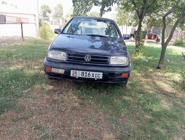 срочно в связи с переездом: Volkswagen Vento: 1993 г., 1.8 л, Механика, Бензин, Седан