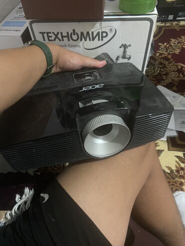 цветной принтер 3 в 1 epson: Проектор Acer черного цвета, предназначенный для качественной проекции