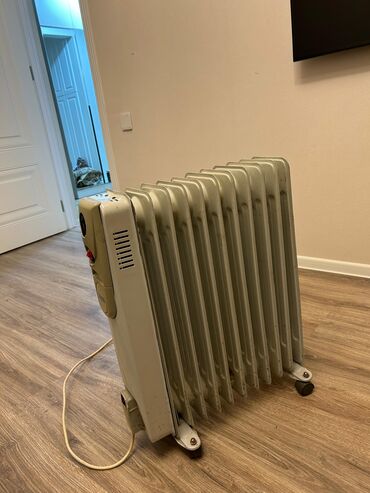 мебель д10: Radiator satilir. Ishlek veziyyetdedir. 0103298239