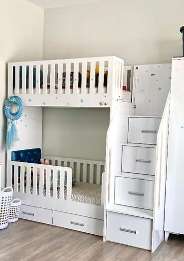 продленка для школьников: Для девочки и мальчика, Б/у, Кровать, С матрасом