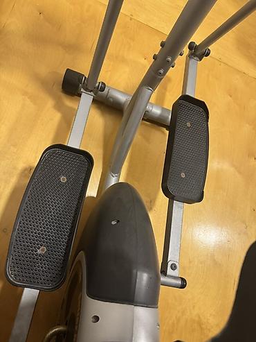 Elliptik trenajorlar: Eliptik velotrenajor - Tam bədən üçün kardio məşq aparatı: ayaq — 1