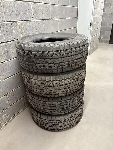 285: Продаю комплект зимних шин Yokohama,откатал только один — 5