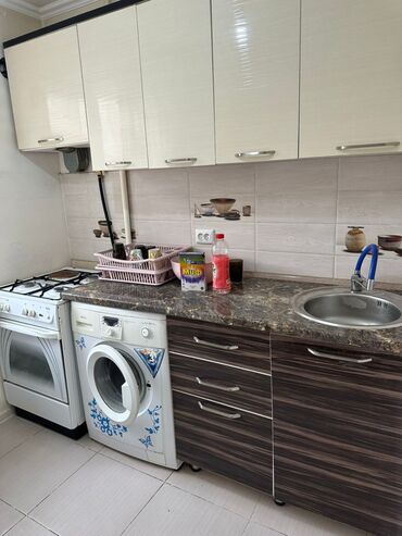 продаю подвальное помещение: 3 комнаты, 58 м², 104 серия, 3 этаж, Евроремонт