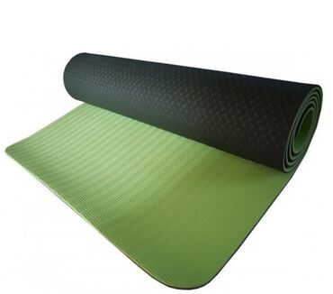Nərdlər: Fitness və yoqa məşqləri üçün nəzərdə tutulmuş yaşıl və qara rəngli