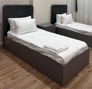 Asılqanlar: RumYataq bir eded 150₼ satilir .1 eded qalib .Unvan Koroglu &Rumi