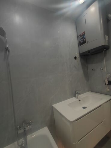 Сантехники: . Кафельщик. Кафельщик — 3