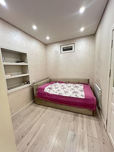 Продажа коттеджей и домов: Продается дом в районе Аламединского рынка, находится по адресу улица — 9