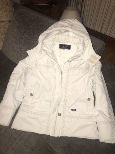bela nike jakna: Gap jakna