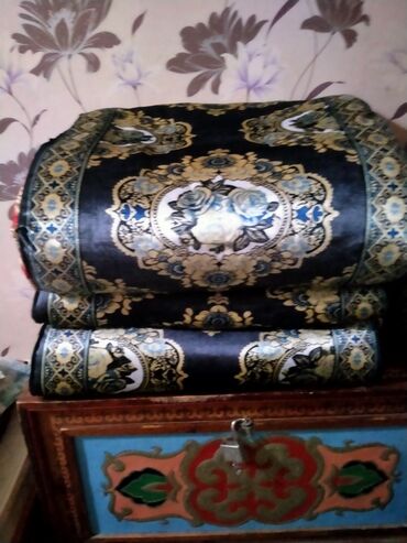 паласы дом: Энсиз узун килем Колдонулган, Чыгыш