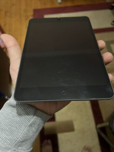Apple iPad: Apple iPad mini (Space Gray) - Kompakt 7.9 düymlük Retina ekran – — 3