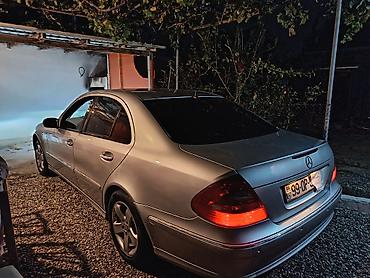 Mercedes-Benz E-Class: 2.7 l | 2004 il Sedan — 6