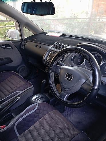 Honda Fit: 2003 г., 1.5 л, Вариатор, Бензин, Хэтчбэк — 5