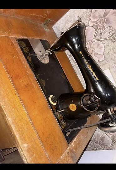 bilyard stolu: Klassik pedal ilə işləyən tikiş maşını – taxta stol-korpusla birlikdə — 1