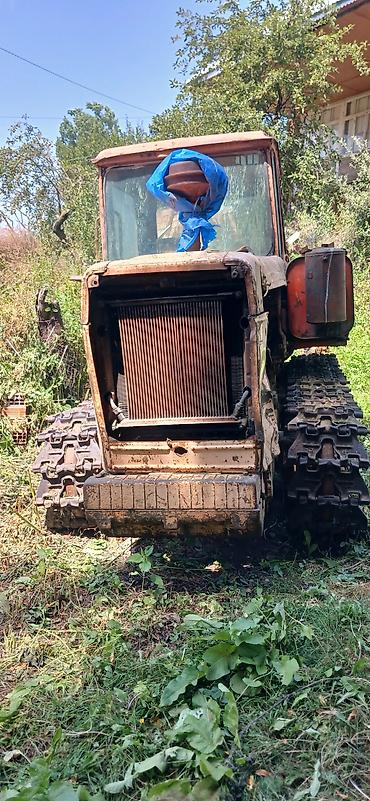 traktor disqisi: Paletli traktor – DT-75 (sovet istehsalı) traktor DT-75. Etrafli — 2