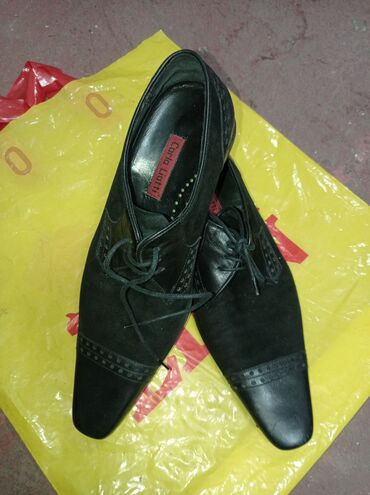 мужские итальянские туфли: Продаю мужскую кожаную обувь Carlo liotti б/у в отличном состоянии