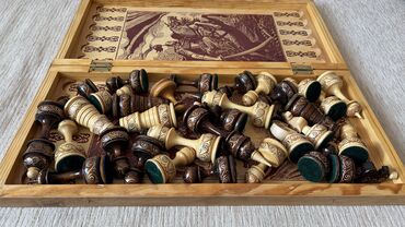 Шахматы: Шахматы "Манас" Производство Кыргызстан, Кыял. 90х годов. Доска — 10