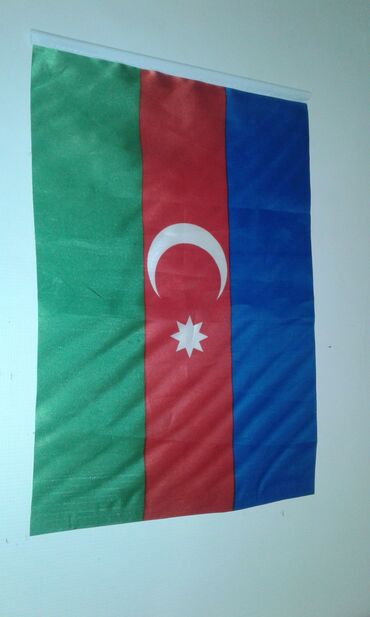 türkiyə bayrağı: Azərbaycan bayraqlar satılır. Uzunluğu 100 sm, eni 70 sm. Qiyməti 40