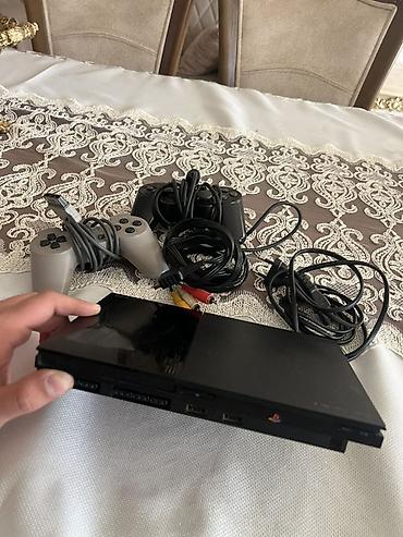 google tv: Tam ideal vəziyətdədir. İki pultu və pes 2012 diski var. Bütün şunur — 6