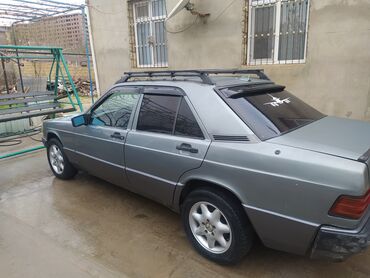 Mercedes-Benz: Mercedes-Benz 190: 2 l | 1987 il Sedan