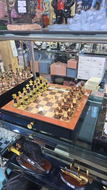 Futlyarlar, çexollar: Sahmatlar.muxtelif.
 yenidir.qiymetler ferqlıdir — 13