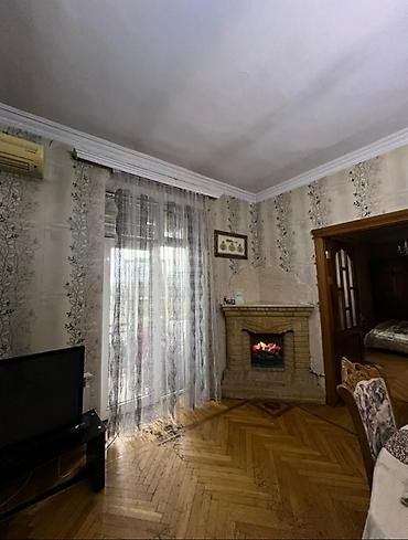Mənzillər: Bakı, 3 otaqlı, Köhnə tikili, m. Elmlər Akademiyası, 80 kv. m — 6